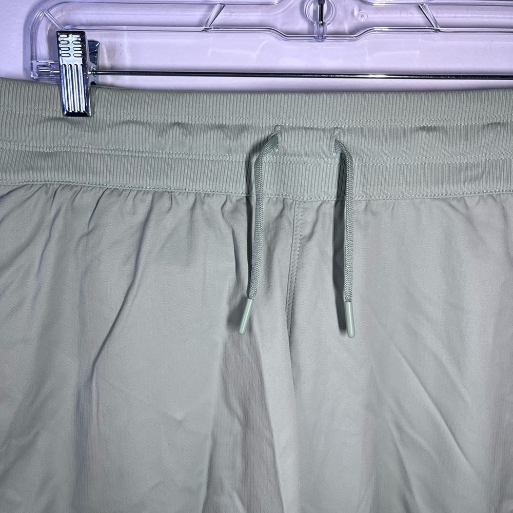 The North Face Aphrodite Bermuda Shorts Women’s Medium Long Misty Sage NWT - Picture 4 of 9